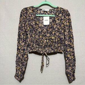 NWT Elodie Long Sleeve Crop Top - size M